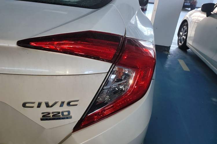 Used Honda Civic 2016 220TURBO CVT Luxury Edition Right Rear Taillight