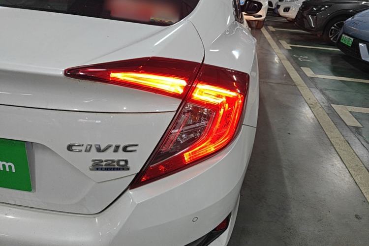 Used Honda Civic 2016 220TURBO Manual Luxury Edition Right Rear Taillight