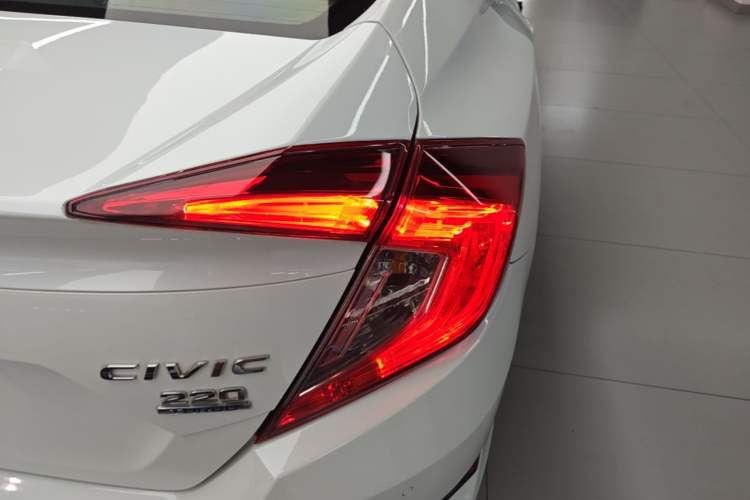 Used Honda Civic 2016 220TURBO CVT Luxury Edition Right Rear Taillight