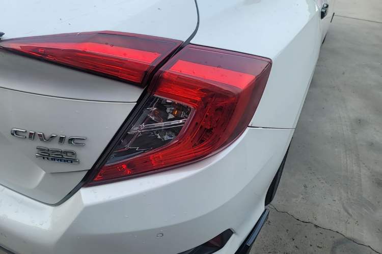 Used Honda Civic 2016 220TURBO CVT Luxury Edition Right Rear Taillight