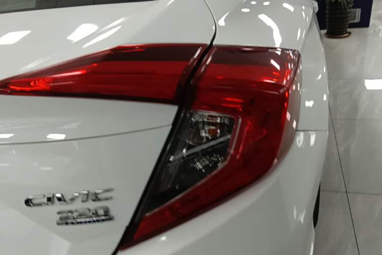 Used Honda Civic 2016 220TURBO CVT Luxury Edition Right Rear Taillight
