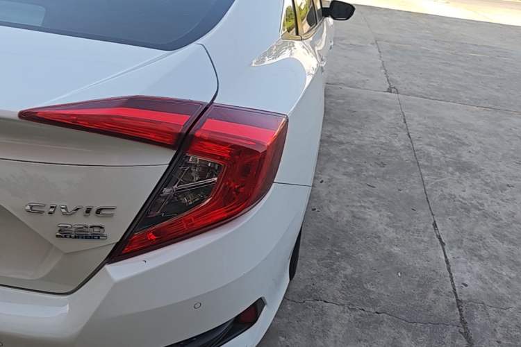 Used Honda Civic 2016 220TURBO CVT Luxury Edition Right Rear Taillight
