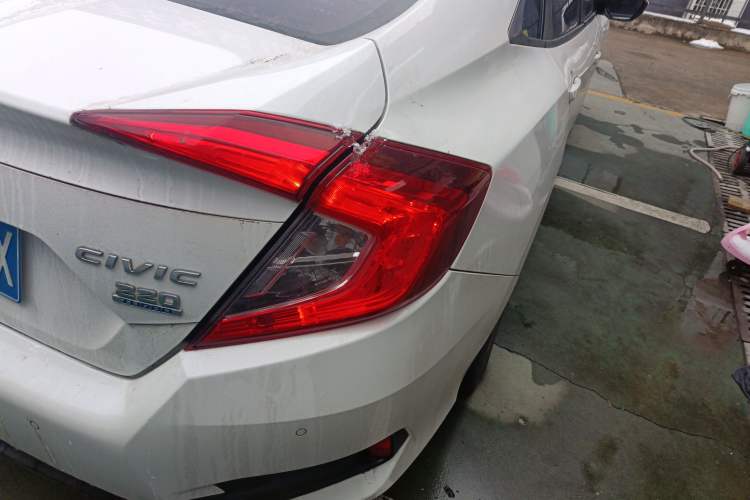 Used Honda Civic 2016 220TURBO CVT Luxury Edition Right Rear Taillight