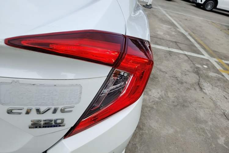 Used Honda Civic 2016 220TURBO Manual Luxury Edition Right Rear Taillight