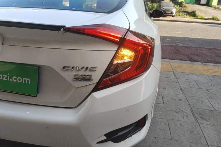 Used Honda Civic 2016 220TURBO CVT Luxury Edition Right Rear Taillight