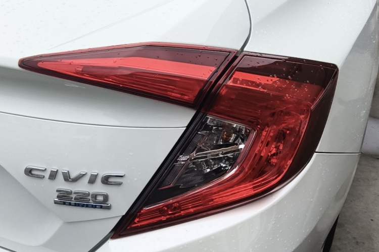 Used Honda Civic 2016 220TURBO CVT Luxury Edition Right Rear Taillight