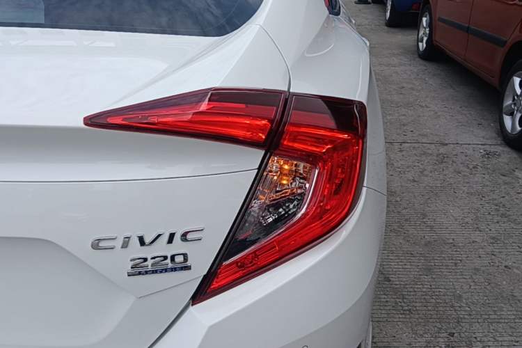 Used Honda Civic 2016 220TURBO CVT Luxury Edition Right Rear Taillight