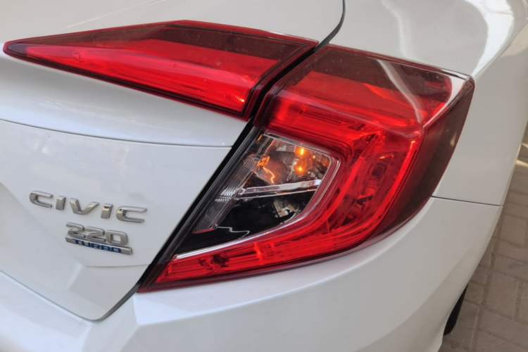 Used Honda Civic 2016 220TURBO CVT Luxury Edition Right Rear Taillight