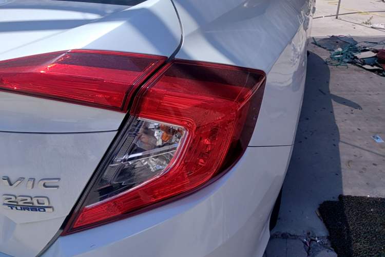 Used Honda Civic 2016 220TURBO CVT Luxury Edition Right Rear Taillight