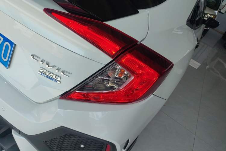 Used Honda Civic 2016 220TURBO CVT Luxury Edition Right Rear Taillight