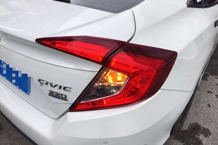 Used Honda Civic 2016 220TURBO CVT Luxury Edition Right Rear Taillight