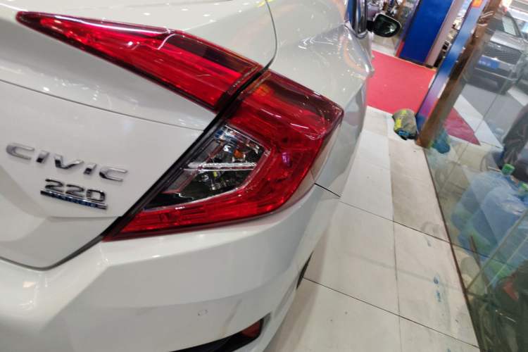 Used Honda Civic 2016 220TURBO CVT Luxury Edition Right Rear Taillight
