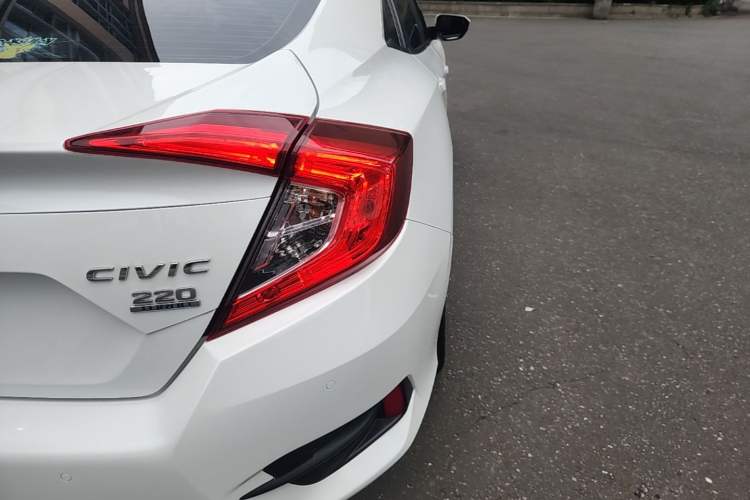 Used Honda Civic 2016 220TURBO CVT Luxury Edition Right Rear Taillight