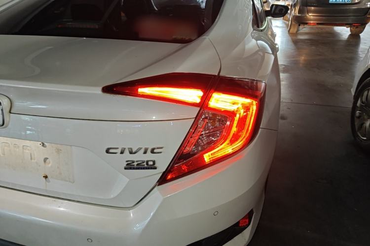 Used Honda Civic 2016 220TURBO Manual Luxury Edition Right Rear Taillight