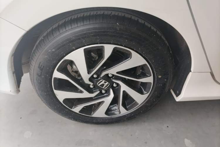 Used Honda Civic 2016 220TURBO CVT Luxury Edition Right Rear Wheel Hub