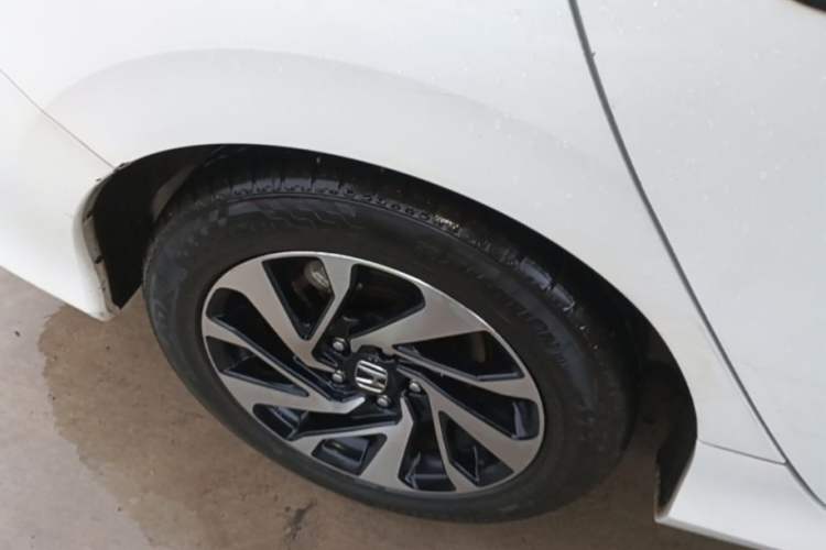 Used Honda Civic 2016 220TURBO CVT Luxury Edition Right Rear Wheel Hub