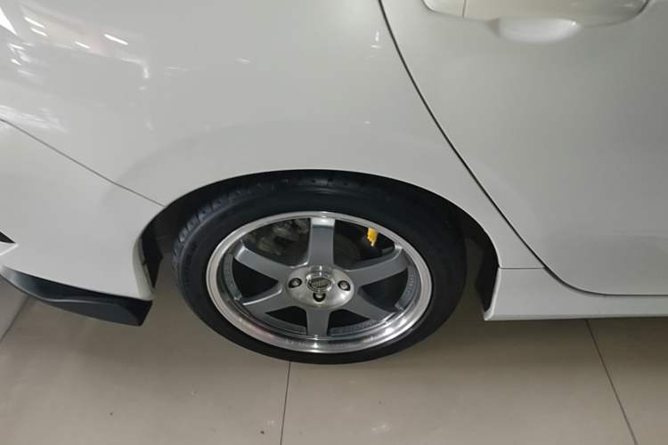 Used Honda Civic 2016 220TURBO Manual Luxury Edition Right Rear Wheel Hub