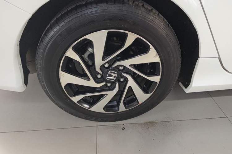 Used Honda Civic 2016 220TURBO CVT Luxury Edition Right Rear Wheel Hub
