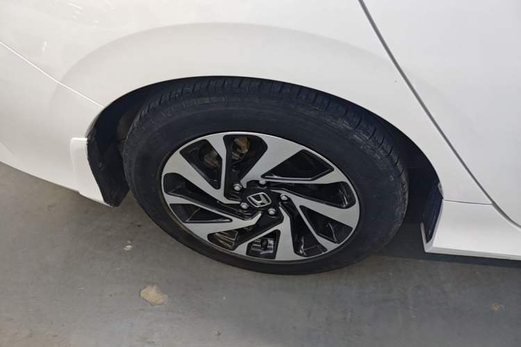 Used Honda Civic 2016 220TURBO CVT Luxury Edition Right Rear Wheel Hub