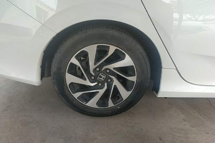Used Honda Civic 2016 220TURBO CVT Luxury Edition Right Rear Wheel Hub