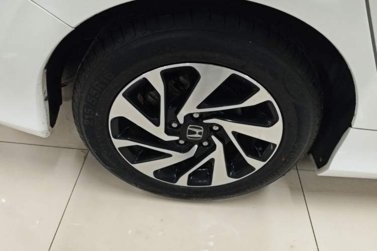 Used Honda Civic 2016 220TURBO CVT Luxury Edition Right Rear Wheel Hub