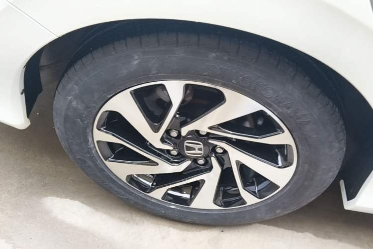 Used Honda Civic 2016 220TURBO CVT Luxury Edition Right Rear Wheel Hub