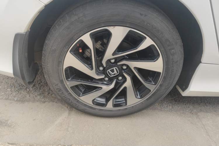 Used Honda Civic 2016 220TURBO CVT Luxury Edition Right Rear Wheel Hub