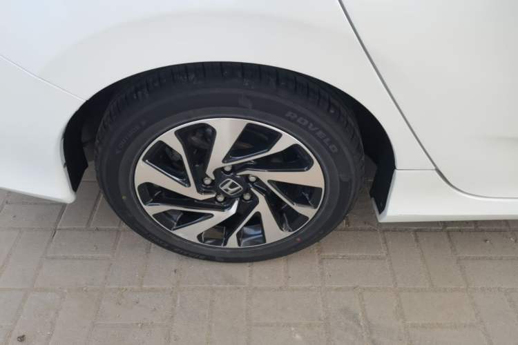 Used Honda Civic 2016 220TURBO CVT Luxury Edition Right Rear Wheel Hub