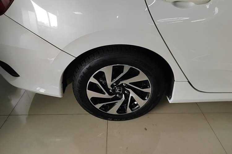 Used Honda Civic 2016 220TURBO Manual Luxury Edition Right Rear Wheel Hub