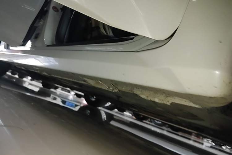 Used Honda Civic 2016 220TURBO Manual Luxury Edition Right Side Sill