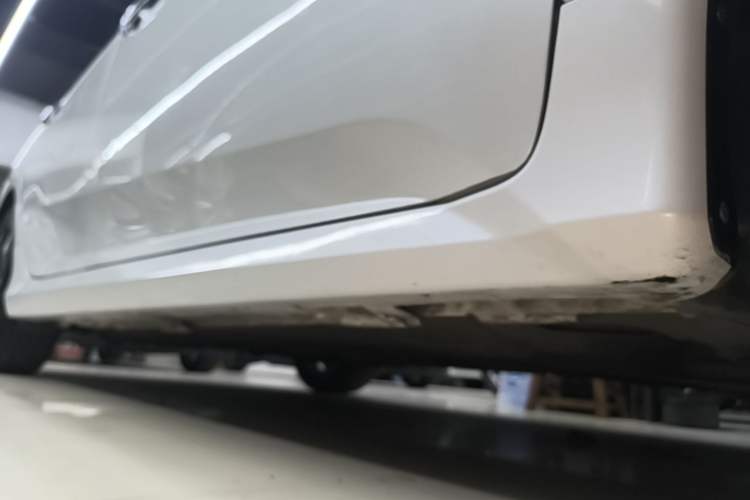 Used Honda Civic 2016 220TURBO CVT Luxury Edition Right Side Sill