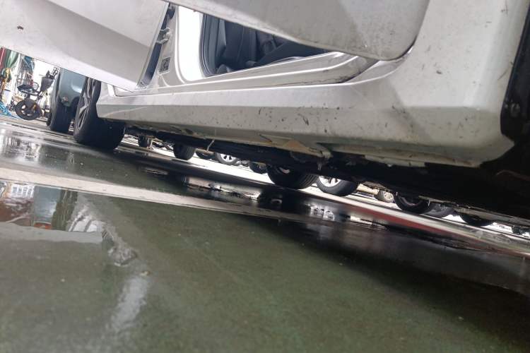 Used Honda Civic 2016 220TURBO CVT Luxury Edition Right Side Sill