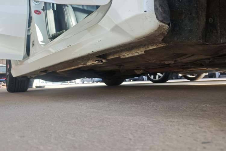 Used Honda Civic 2016 220TURBO CVT Luxury Edition Right Side Sill