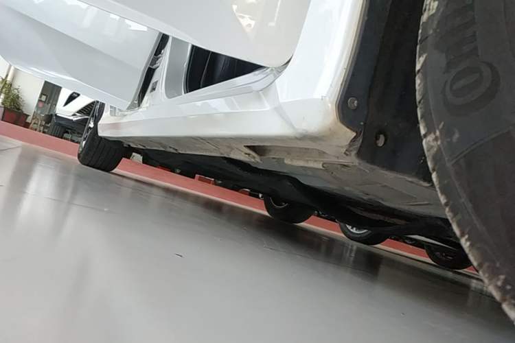 Used Honda Civic 2016 220TURBO CVT Luxury Edition Right Side Sill