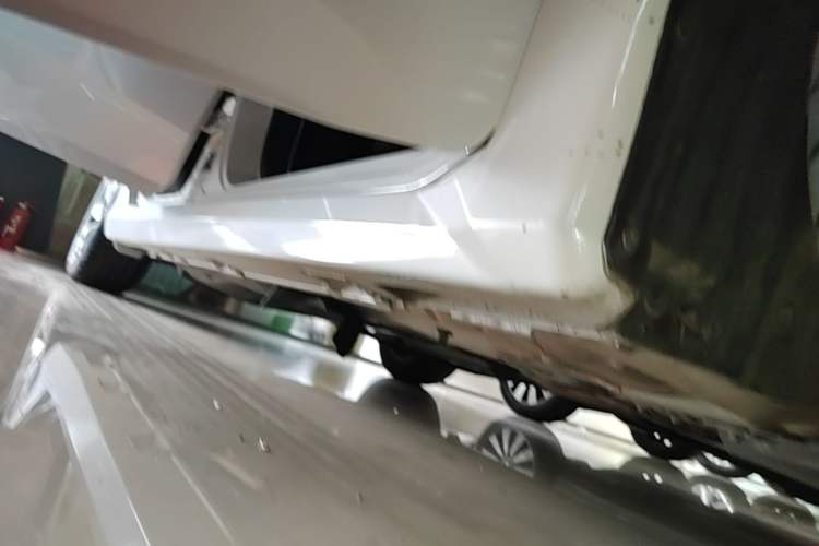 Used Honda Civic 2016 220TURBO Manual Luxury Edition Right Side Sill