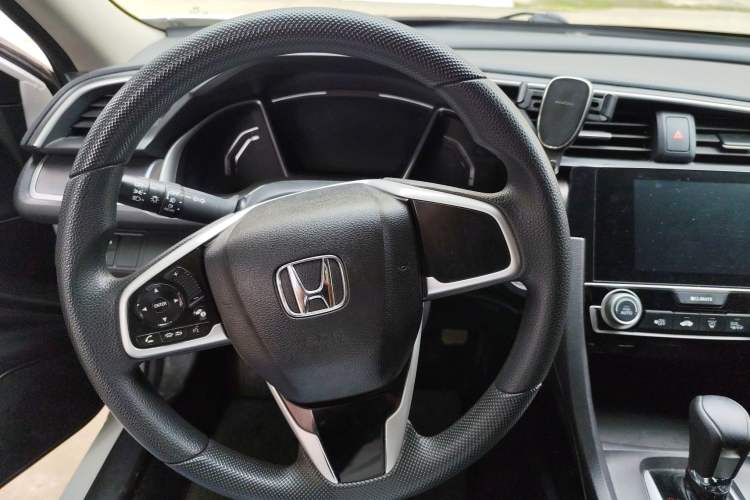 Used Honda Civic 2016 220TURBO CVT Luxury Edition Steering Wheel