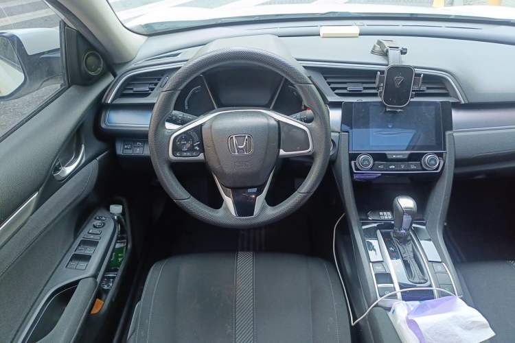 Used Honda Civic 2016 220TURBO CVT Luxury Edition Steering Wheel