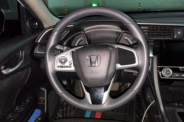 Used Honda Civic 2016 220TURBO CVT Luxury Edition Steering Wheel