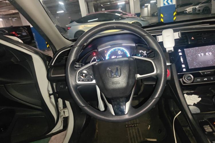 Used Honda Civic 2016 220TURBO CVT Luxury Edition Steering Wheel