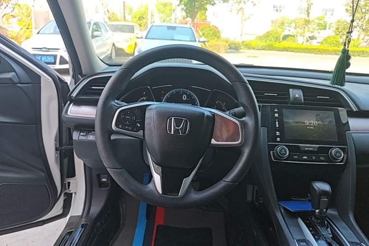 Used Honda Civic 2016 220TURBO CVT Luxury Edition Steering Wheel