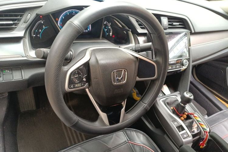 Used Honda Civic 2016 220TURBO Manual Luxury Edition Steering Wheel