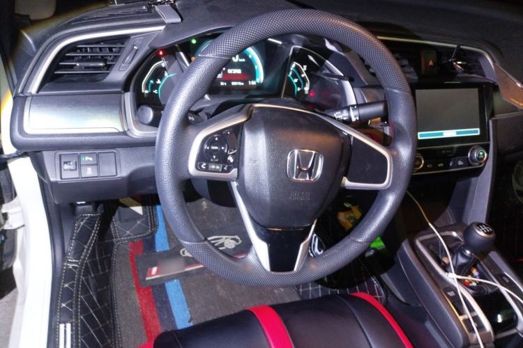 Used Honda Civic 2016 220TURBO Manual Luxury Edition Steering Wheel