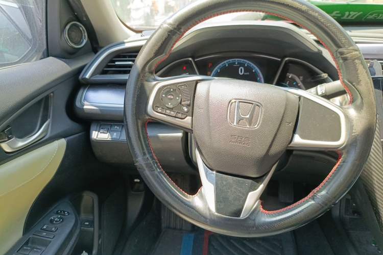 Used Honda Civic 2016 220TURBO CVT Luxury Edition Steering Wheel