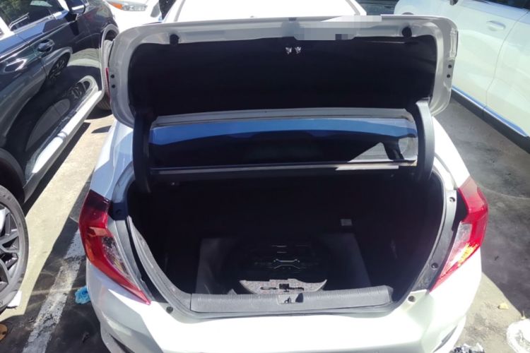 Used Honda Civic 2016 220TURBO CVT Luxury Edition Trunk