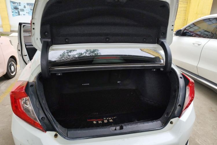 Used Honda Civic 2016 220TURBO CVT Luxury Edition Trunk