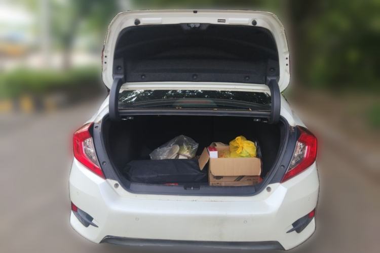 Used Honda Civic 2016 220TURBO CVT Luxury Edition Trunk