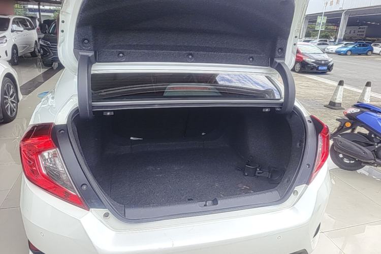 Used Honda Civic 2016 220TURBO CVT Luxury Edition Trunk