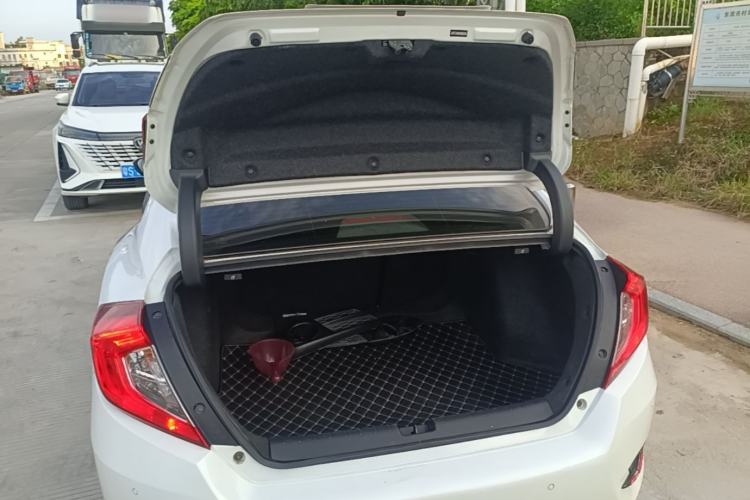 Used Honda Civic 2016 220TURBO CVT Luxury Edition Trunk