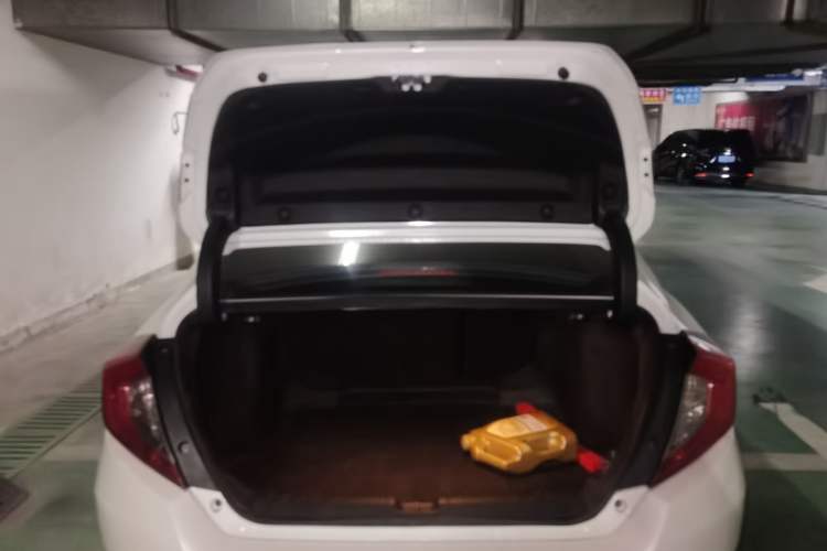 Used Honda Civic 2016 220TURBO CVT Luxury Edition Trunk