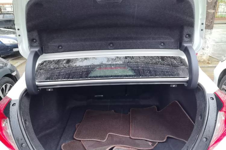 Used Honda Civic 2016 220TURBO CVT Luxury Edition Trunk